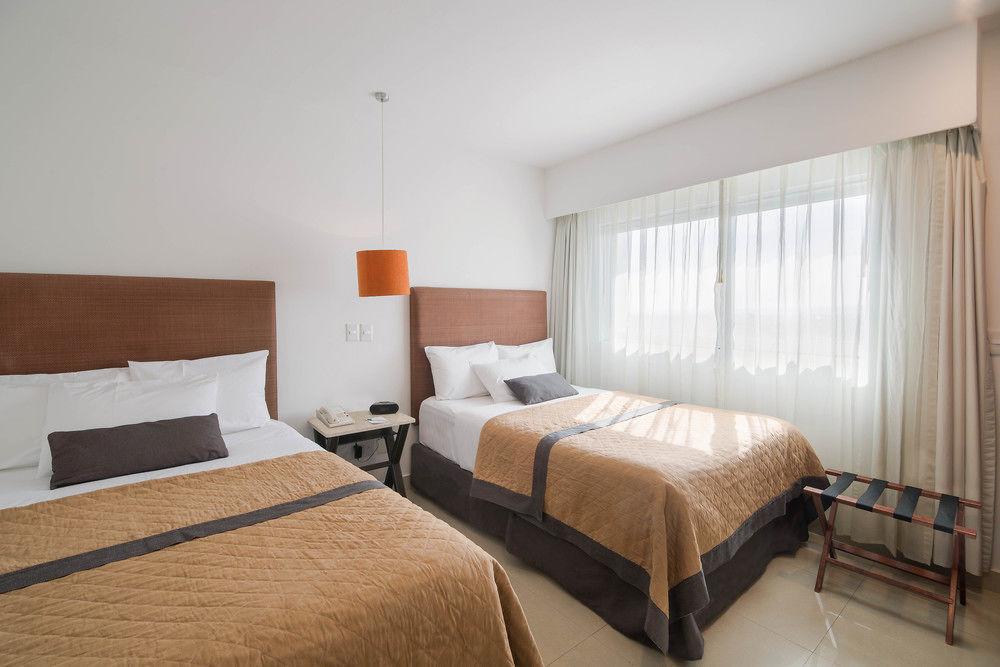 Hs Hotsson Smart Leon Centro Max Hotel Exterior photo
