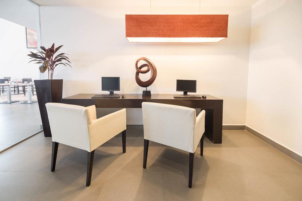 Hs Hotsson Smart Leon Centro Max Hotel Exterior photo
